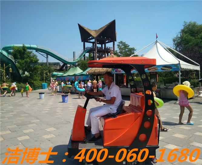 潔博士駕駛掃路車客戶案例—撫順熱高樂(lè)園